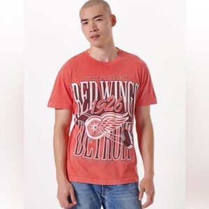 Abercrombie Detroit Red Wings Graphic Tee in Red Size Small
